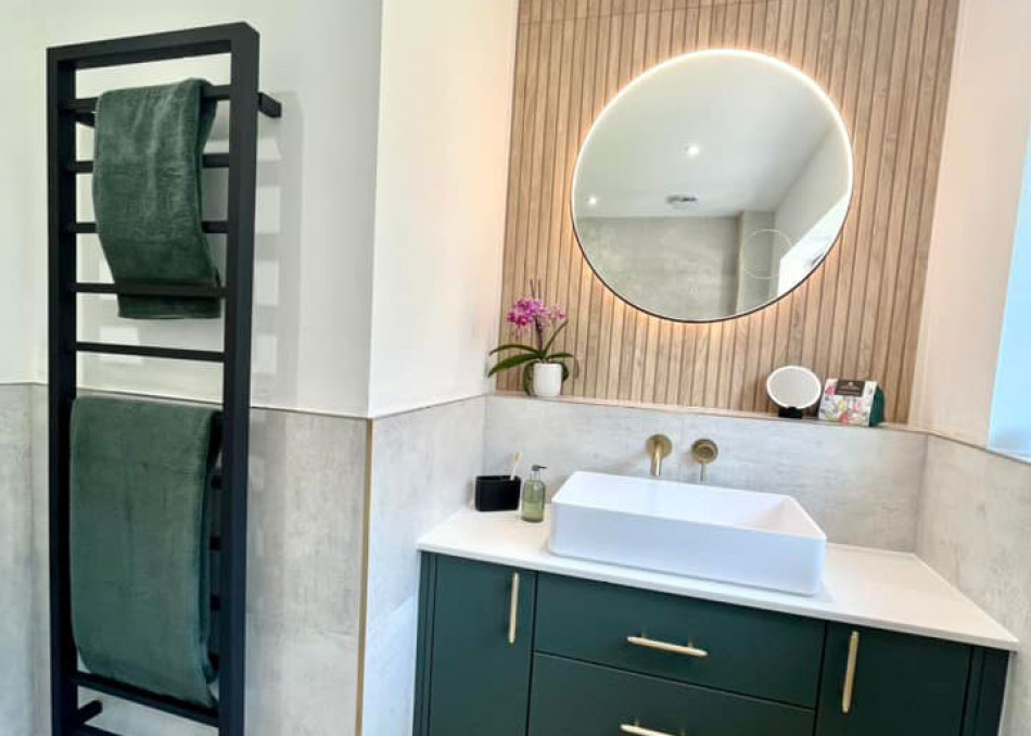 Green-bathroom-design